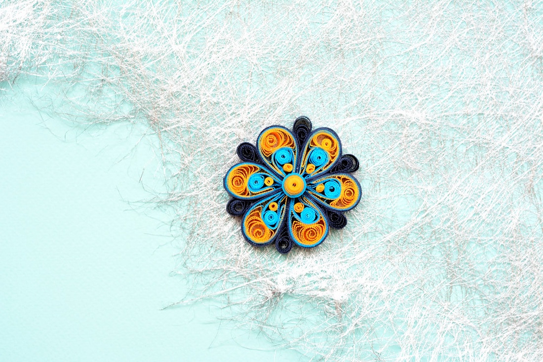 Broșă: Mandală/Floare - bijuterii - mărțișor - Artynos.ro