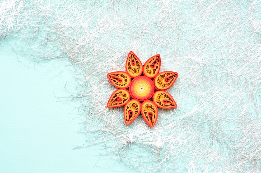 Broșă: Mandală/Floare - bijuterii - mărțișor - Artynos.ro