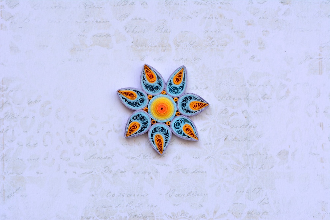Broșă: Mandală/Floare - bijuterii - mărțișor - Artynos.ro