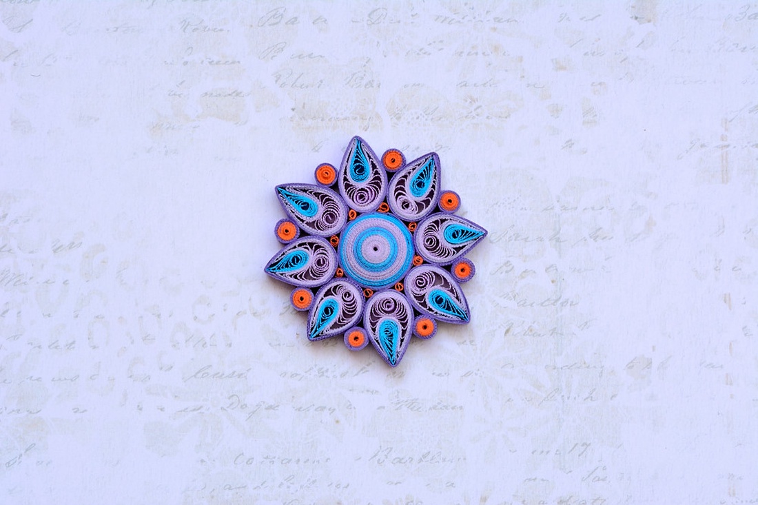 Broșă: Mandală/Floare - bijuterii - mărțișor - Artynos.ro