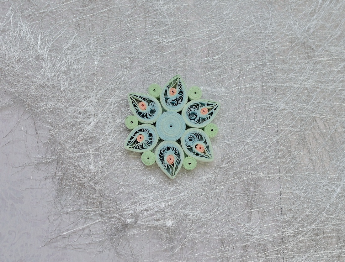 Broșă: Mandală/Floare - bijuterii - mărțișor - Artynos.ro