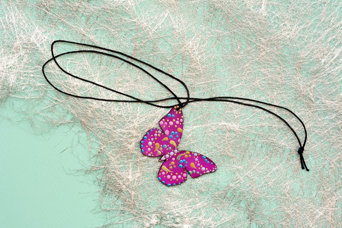 Pandantiv fluture, pictat manual, unicat - bijuterii - coliere - pandative - Artynos.ro