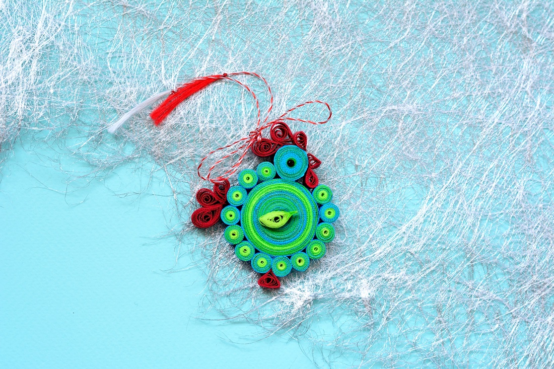 Broșă: Găinușă - bijuterii - mărțișor - Artynos.ro