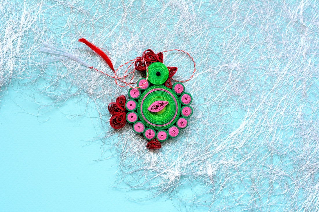 Broșă: Găinușă - bijuterii - mărțișor - Artynos.ro