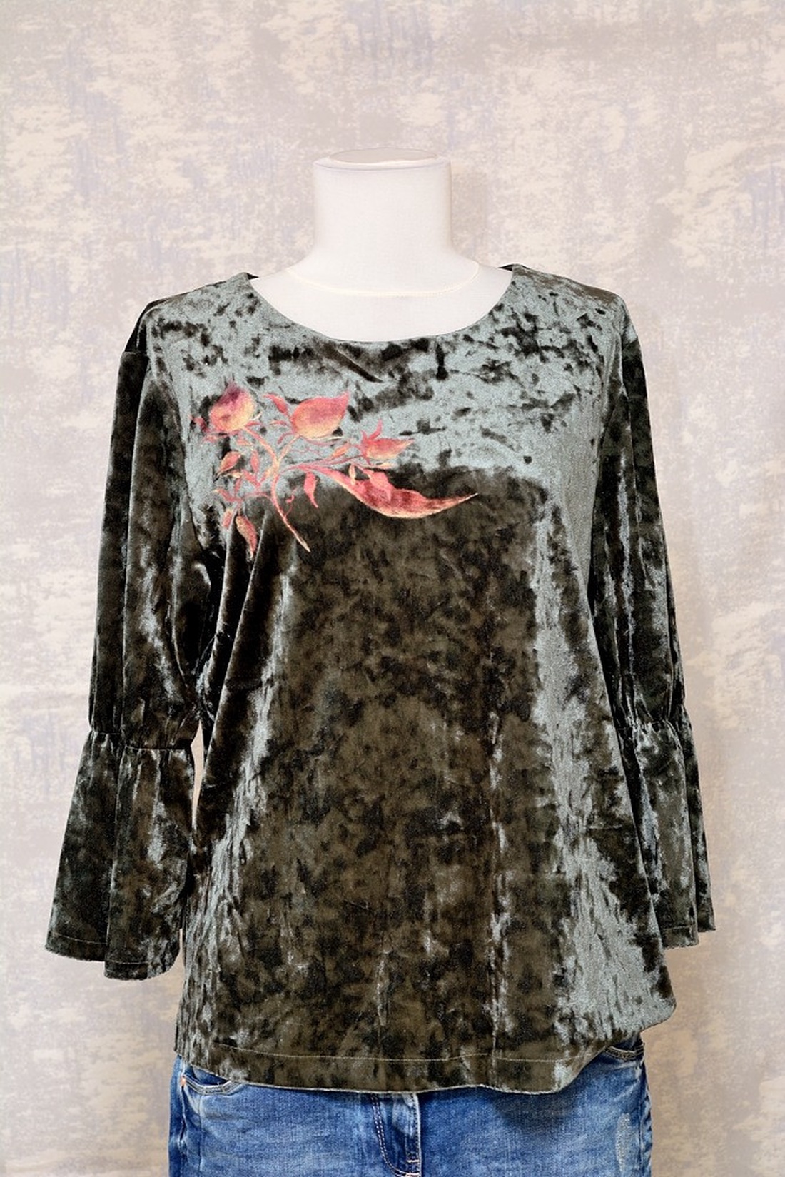 Bluză de catifea cu pictură abstractă, unicat - îmbrăcăminte și modă - haine damă - bluze damă - Artynos.ro