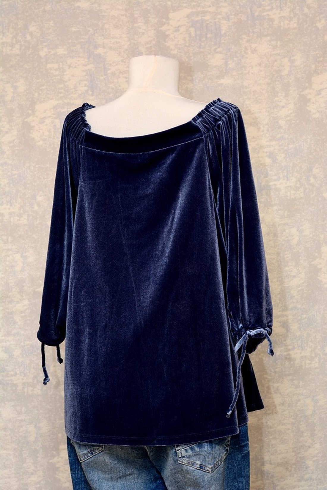 Bluză cu pictură florală, unicat - îmbrăcăminte și modă - haine damă - bluze damă - Artynos.ro