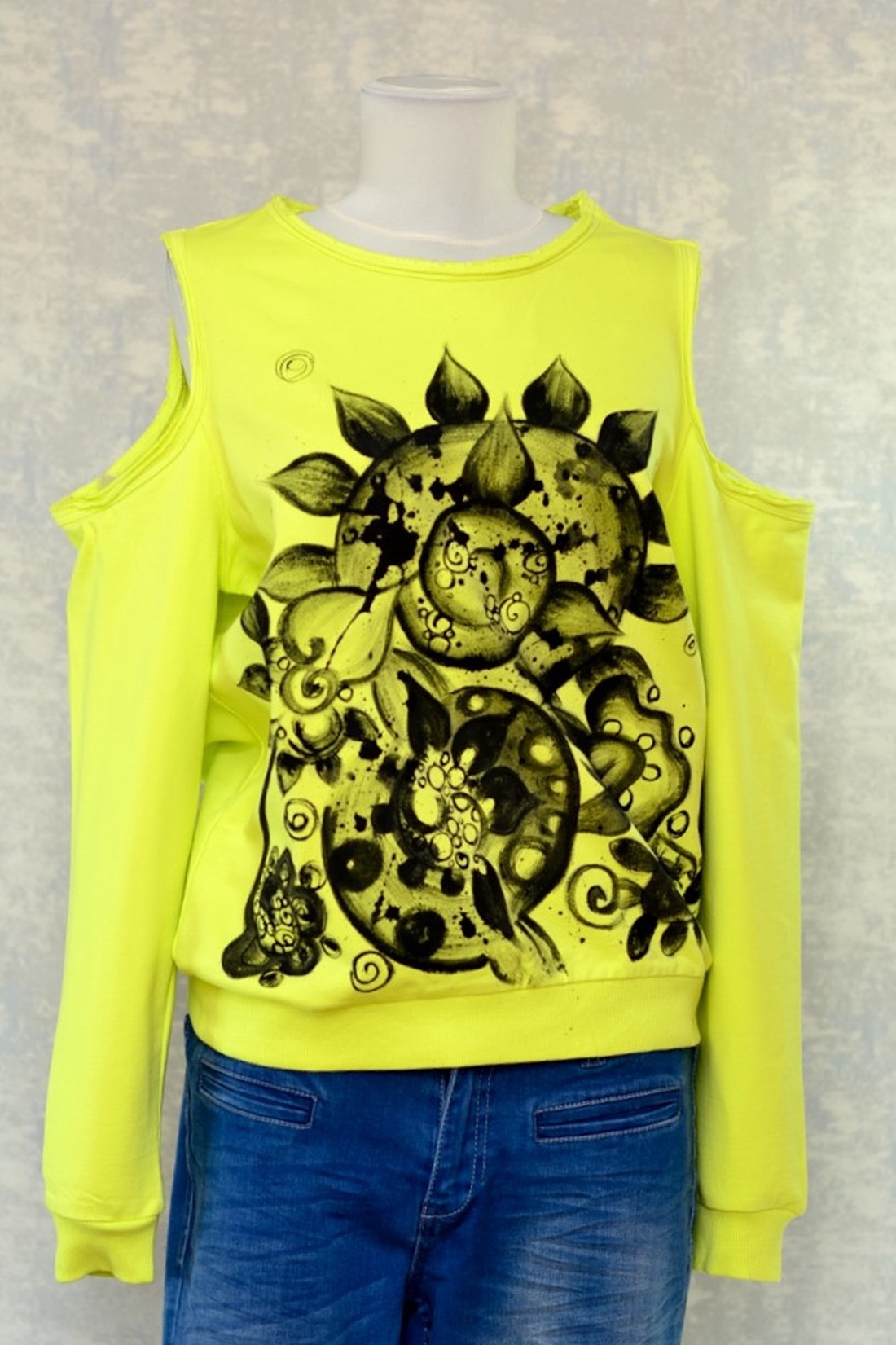 Bluză cu pictură florală, unicat - îmbrăcăminte și modă - haine damă - bluze damă - Artynos.ro