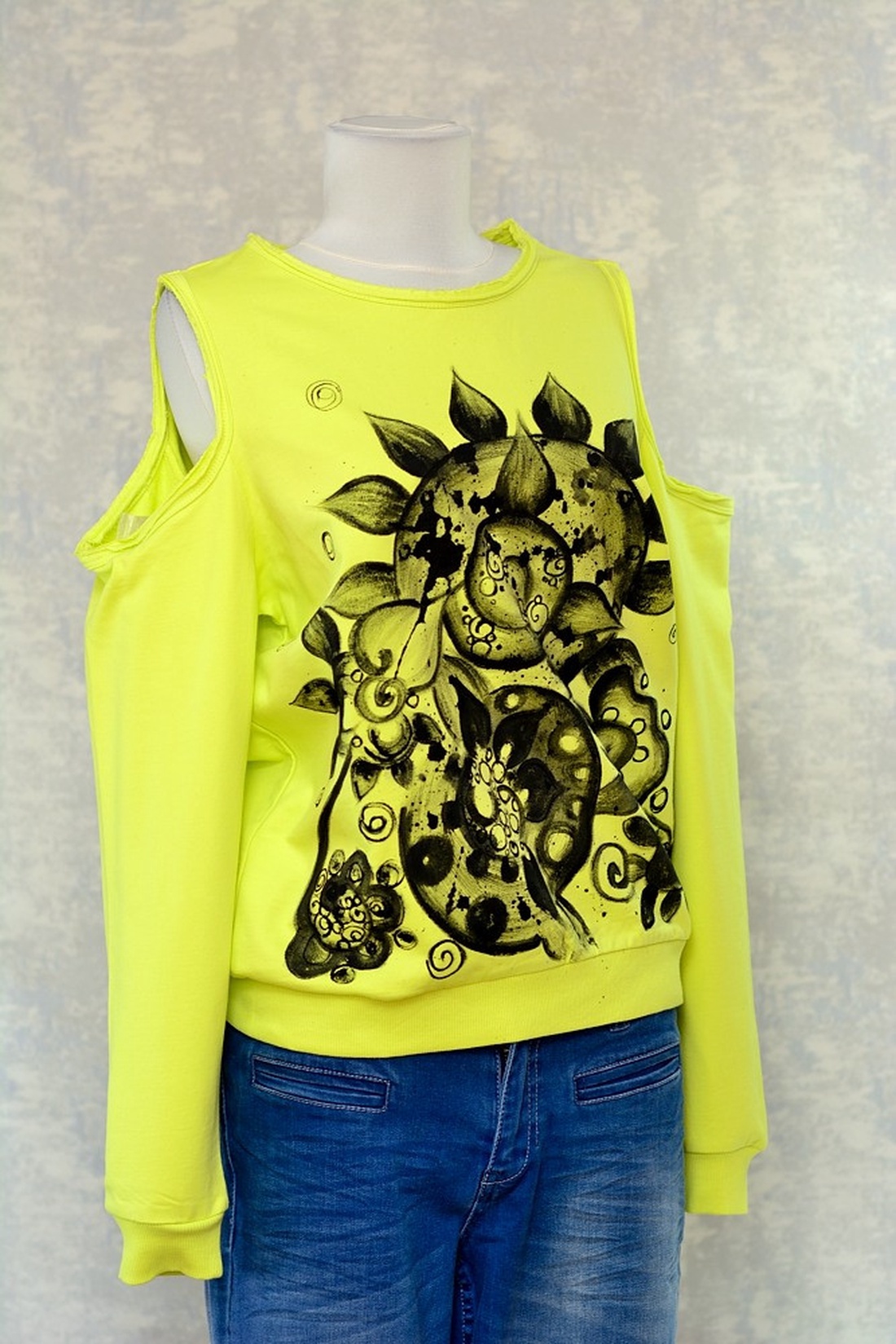 Bluză cu pictură florală, unicat - îmbrăcăminte și modă - haine damă - bluze damă - Artynos.ro