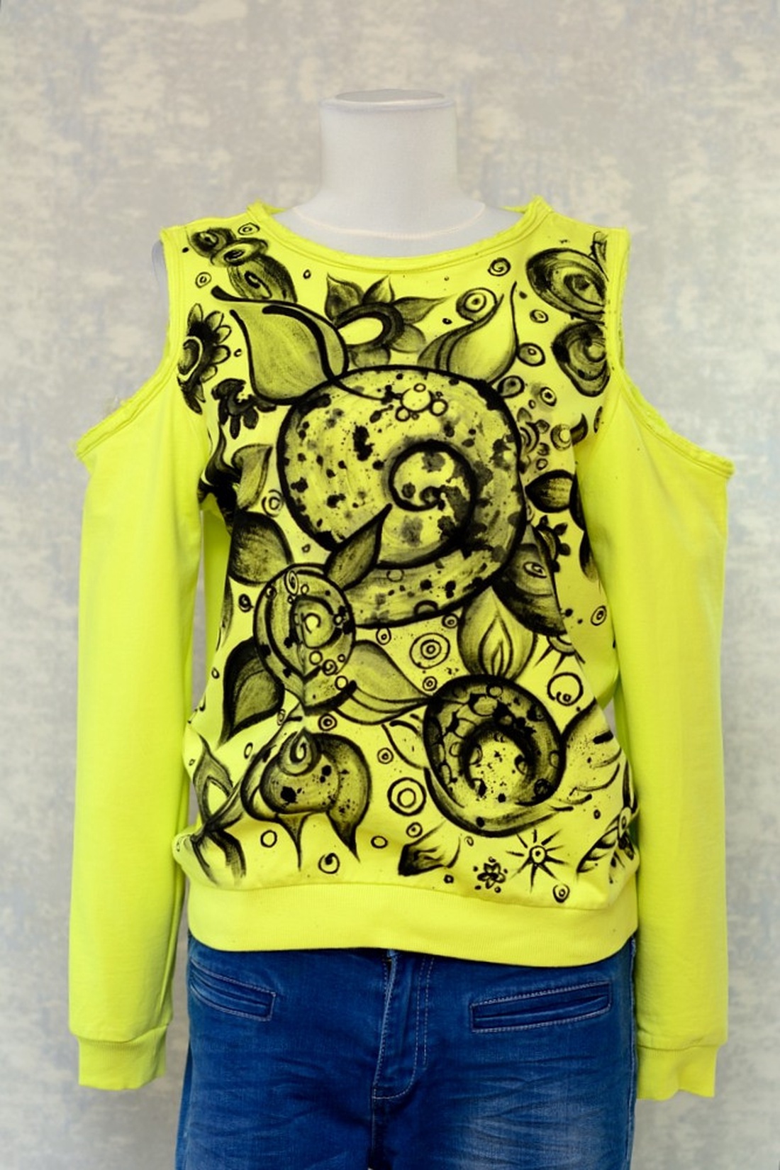 Bluză cu pictură florală, unicat - îmbrăcăminte și modă - haine damă - bluze damă - Artynos.ro