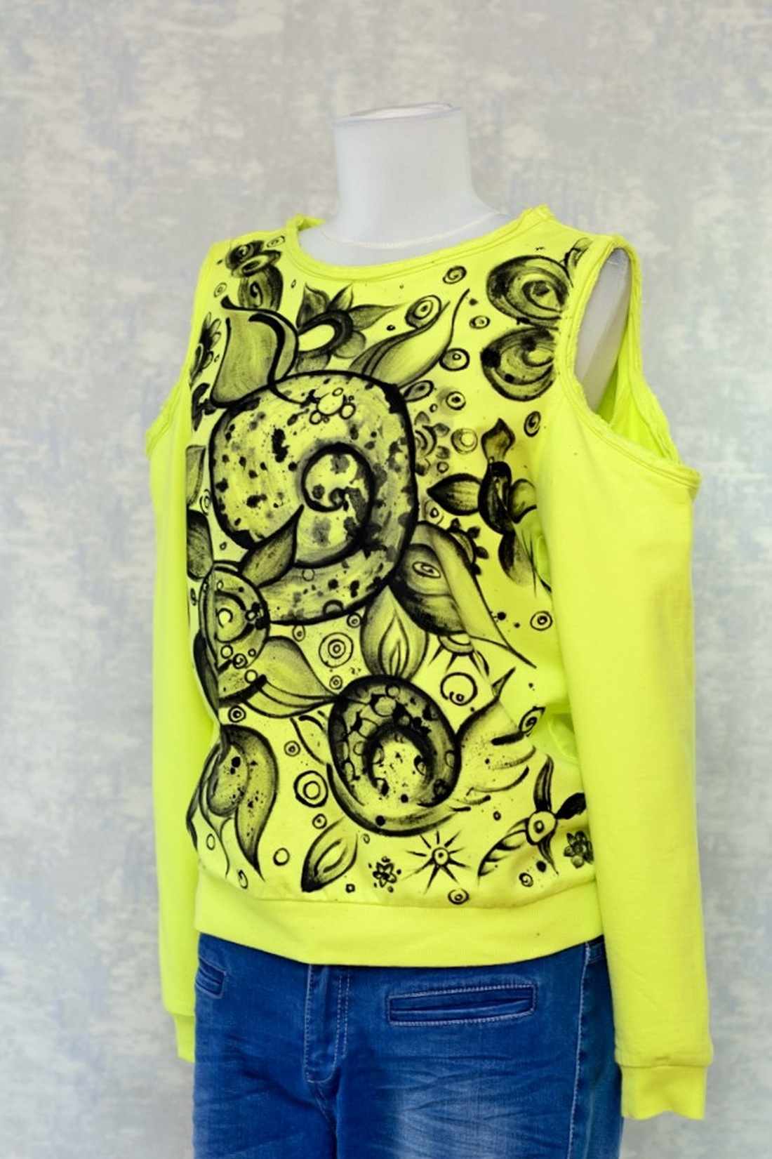 Bluză cu pictură florală, unicat - îmbrăcăminte și modă - haine damă - bluze damă - Artynos.ro