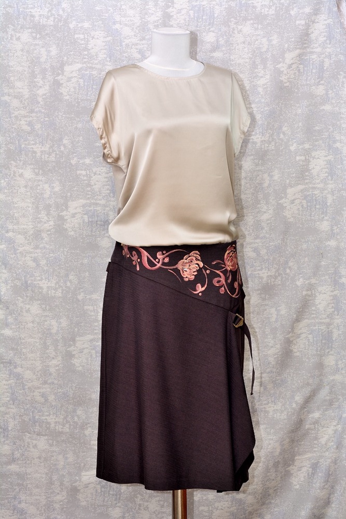 Fustă cu pictură florală, unicat - îmbrăcăminte și modă - haine damă - fustă damă - Artynos.ro