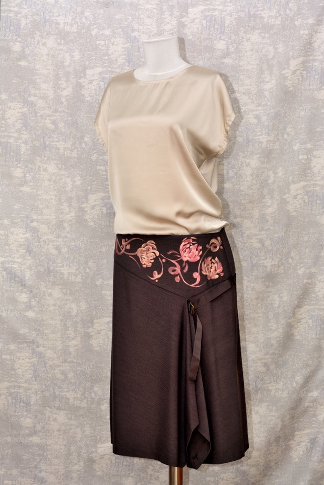 Fustă cu pictură florală, unicat - îmbrăcăminte și modă - haine damă - fustă damă - Artynos.ro