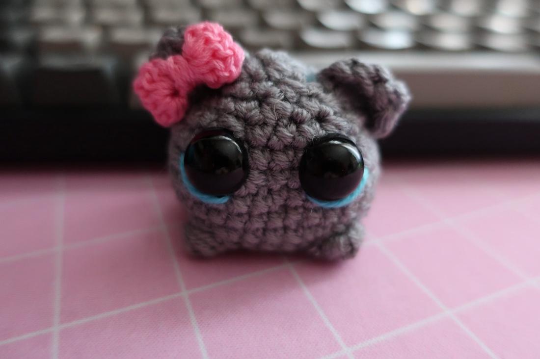 Crying Sad Hamster Breloc - jucării și echipamente pentru copii - plușuri - șoarece de pluș - Artynos.ro