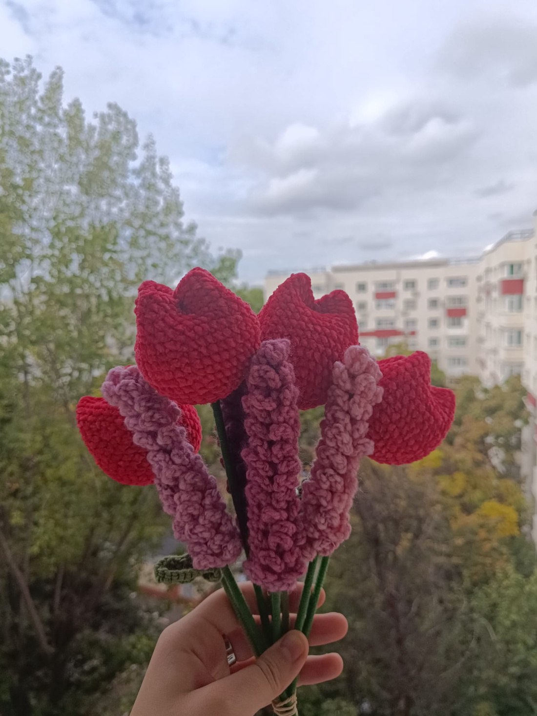Buchet de Lalele si Lavanda pentru Valentine's Day - casă & stil de viață - decorațiuni de casă - accesorii florale - flori la fir - Artynos.ro