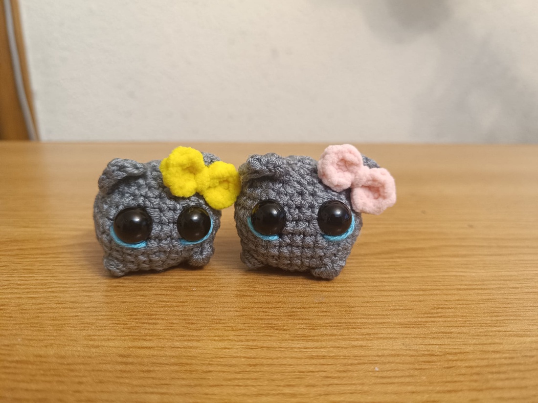 Crying Sad Hamster - Set 2 brelocuri - jucării și echipamente pentru copii - plușuri - șoarece de pluș - Artynos.ro