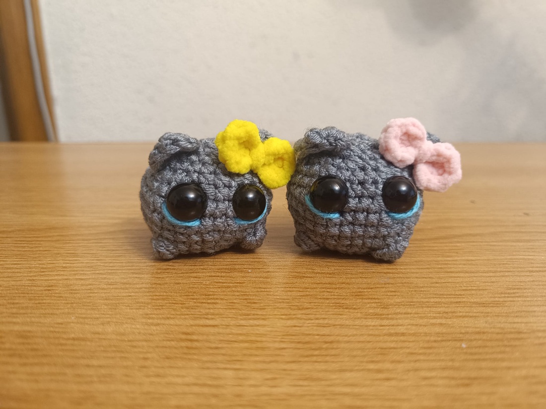 Crying Sad Hamster - Set 2 brelocuri - jucării și echipamente pentru copii - plușuri - șoarece de pluș - Artynos.ro