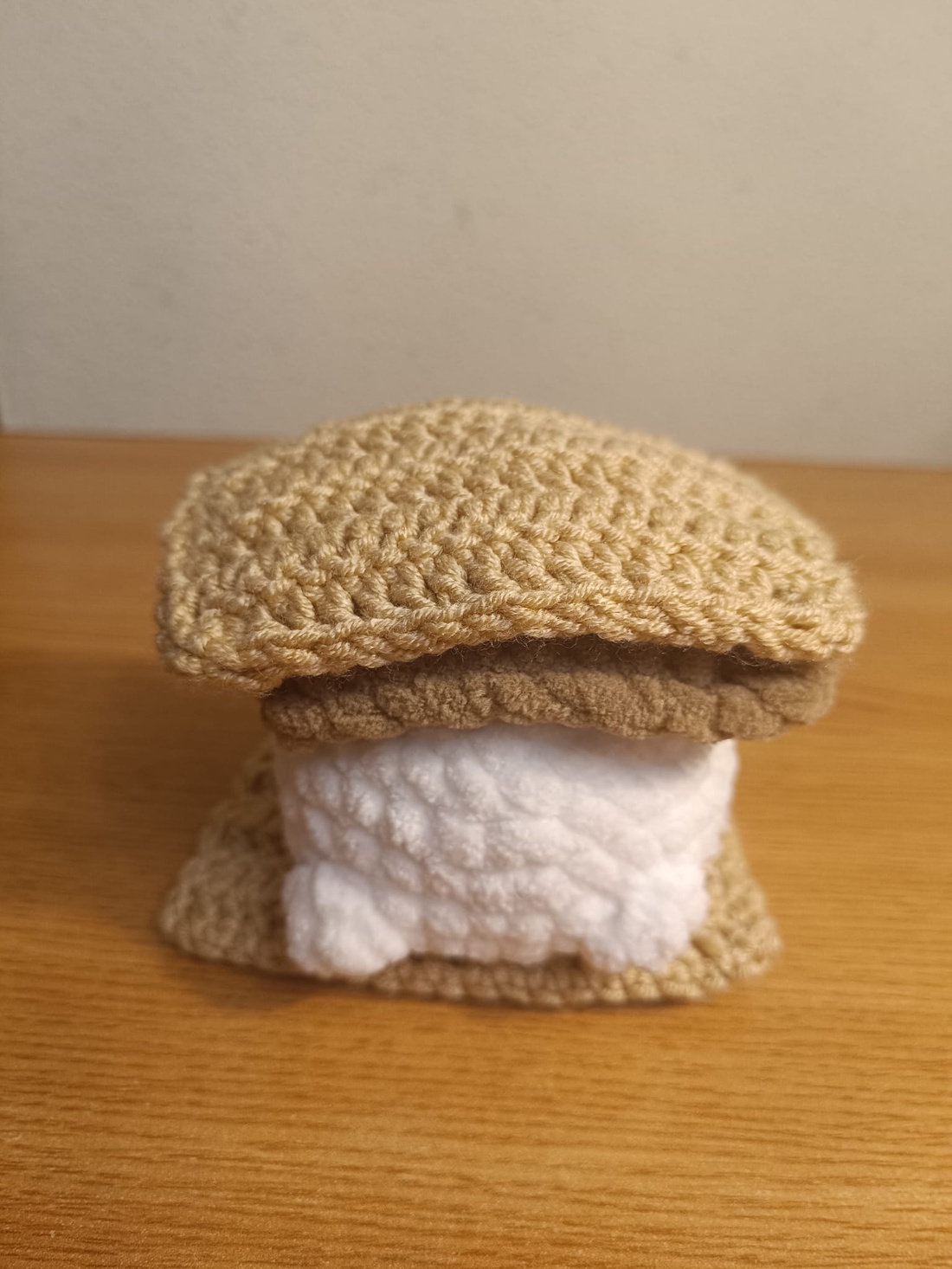 Poro S'more - plus bezea crosetat - jucării și echipamente pentru copii - plușuri - câine de pluș - Artynos.ro