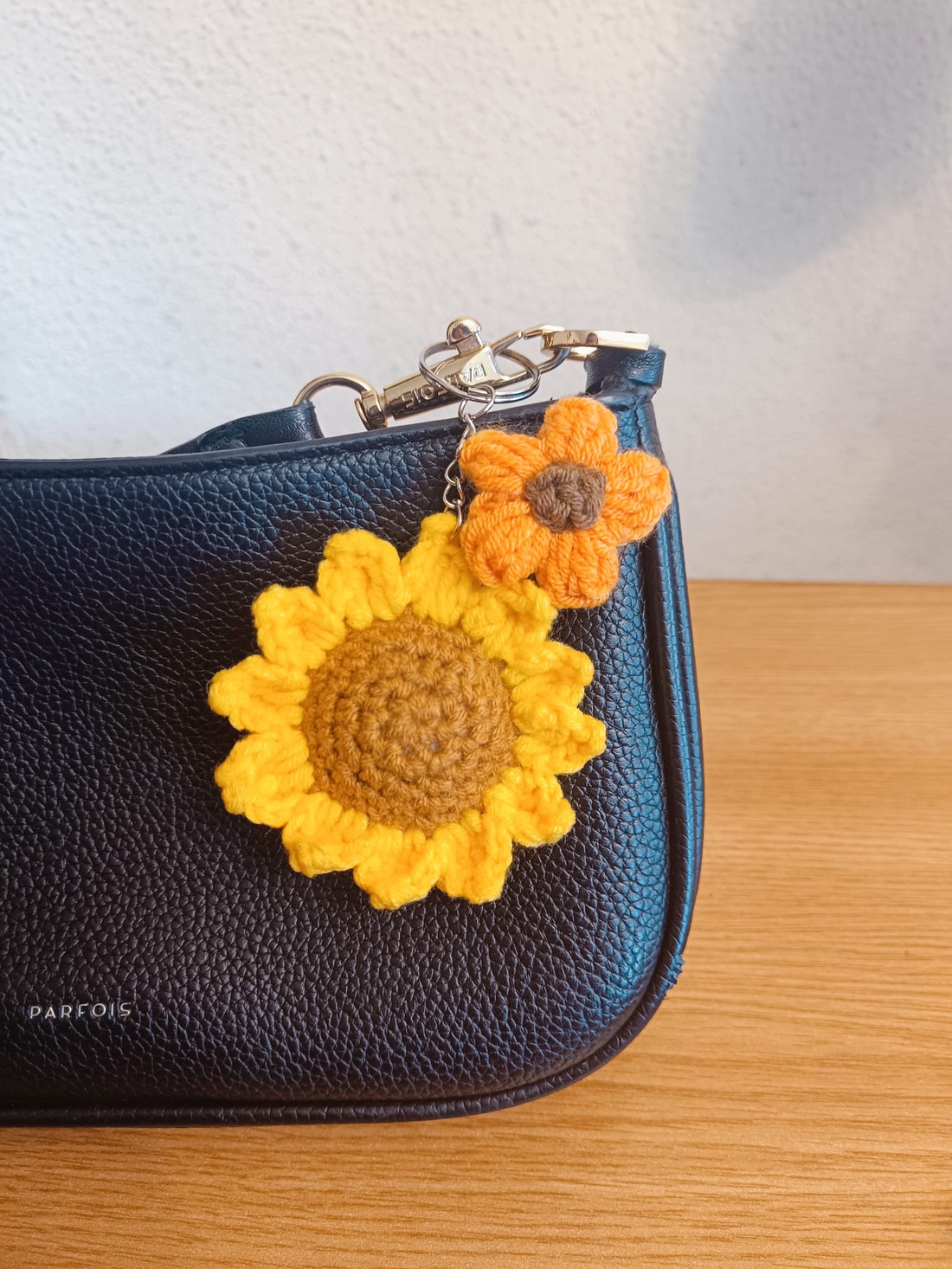 Breloc floarea - soarelui - genți și portofele - accesorii genți - breloc - Artynos.ro