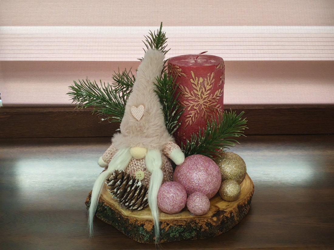 Aranjament decorativ de Crăciun cu spiriduș și lumânare  Roz și Auriu - crăciun - cadouri de moș crăciun - cadouri de moș crăciun - Artynos.ro