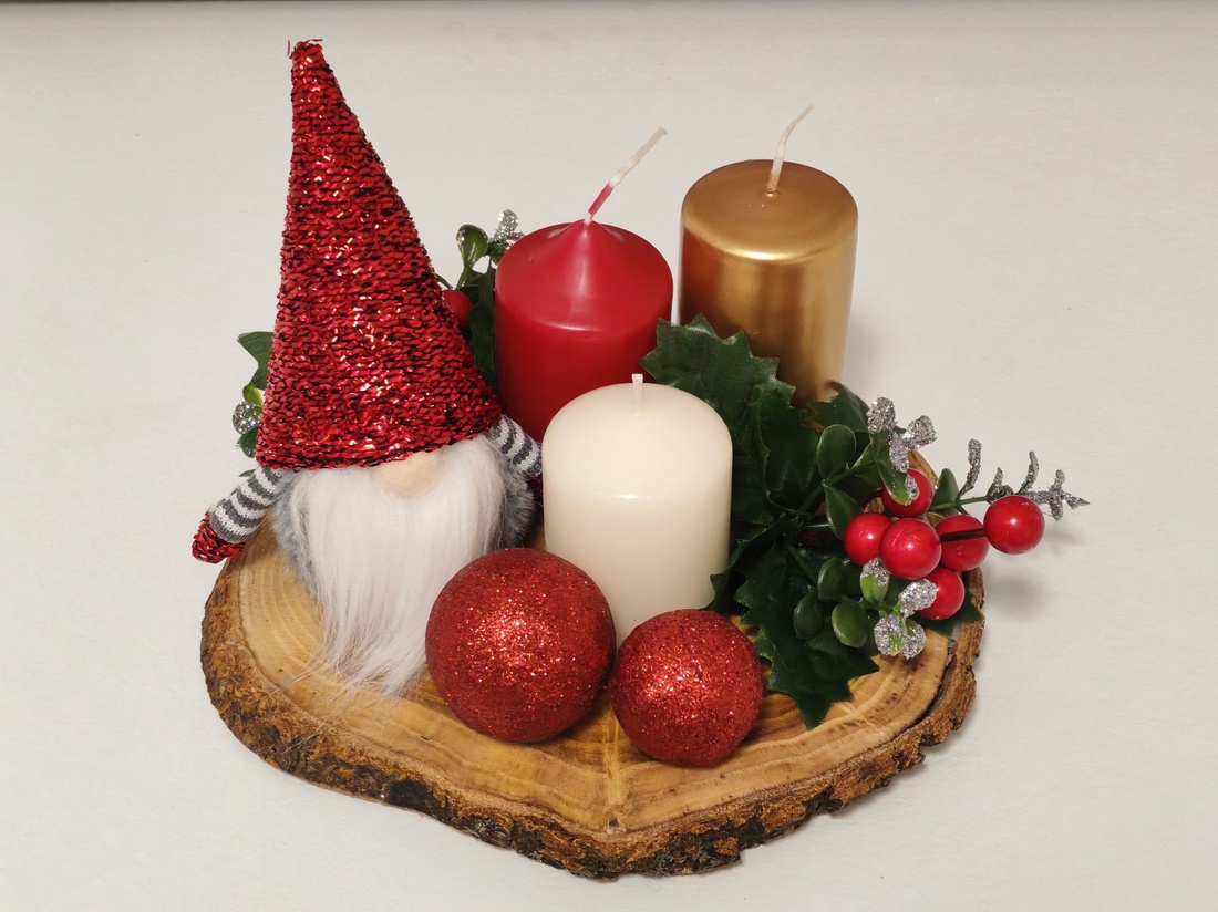 Aranjament Festiv cu Lumânări și Decoratiuni  Farmecul Crăciunului în Casa Ta - crăciun - decorațiuni de advent - decor de lumânări advent - Artynos.ro