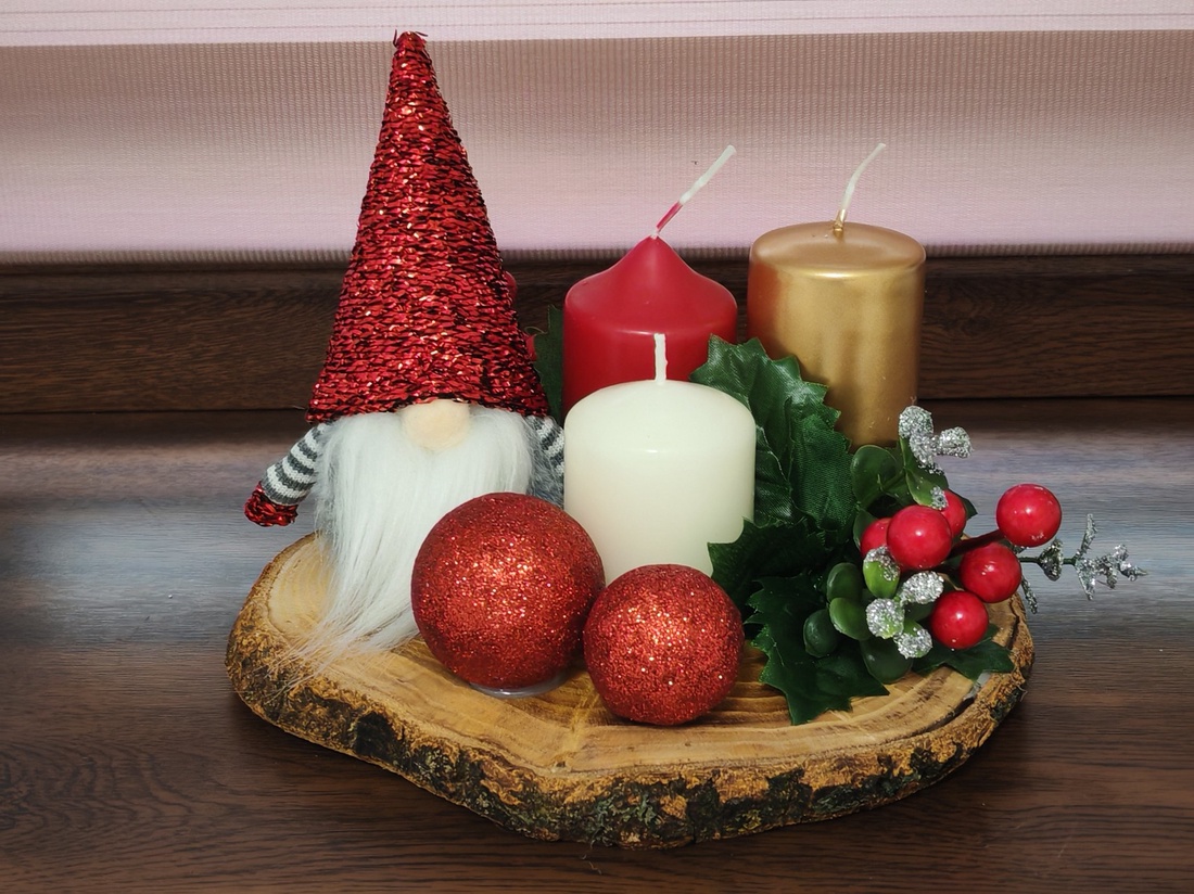 Aranjament Festiv cu Lumânări și Decoratiuni  Farmecul Crăciunului în Casa Ta - crăciun - decorațiuni de advent - decor de lumânări advent - Artynos.ro