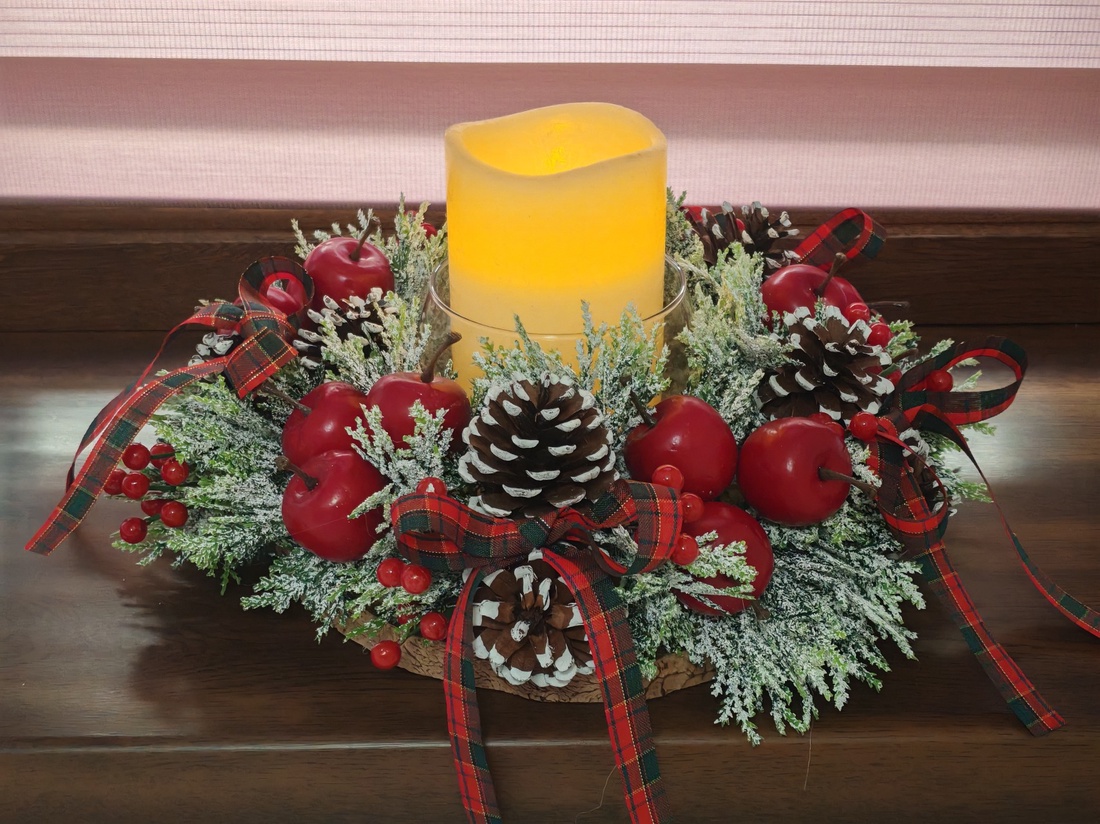 Decor central de Crăciun cu lumânare LED  elegant și festiv - crăciun - decorațiuni de crăciun de casă - decor pentru masă de crăciun - Artynos.ro