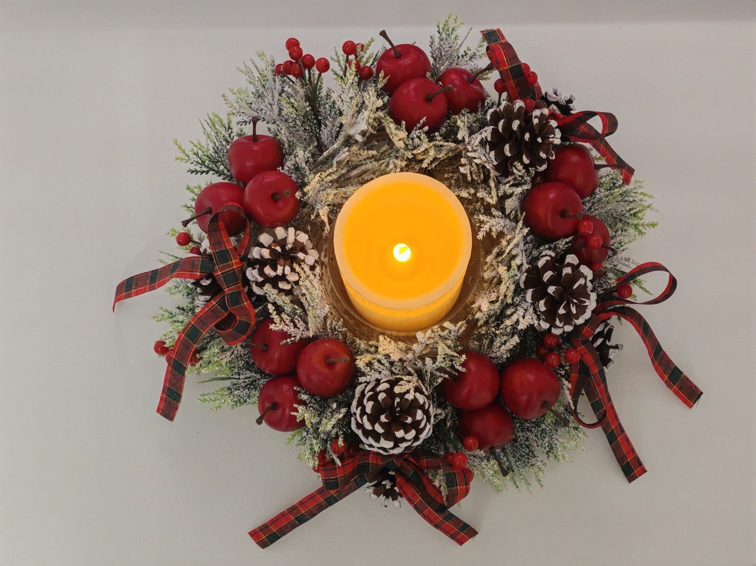 Decor central de Crăciun cu lumânare LED  elegant și festiv - crăciun - decorațiuni de crăciun de casă - decor pentru masă de crăciun - Artynos.ro