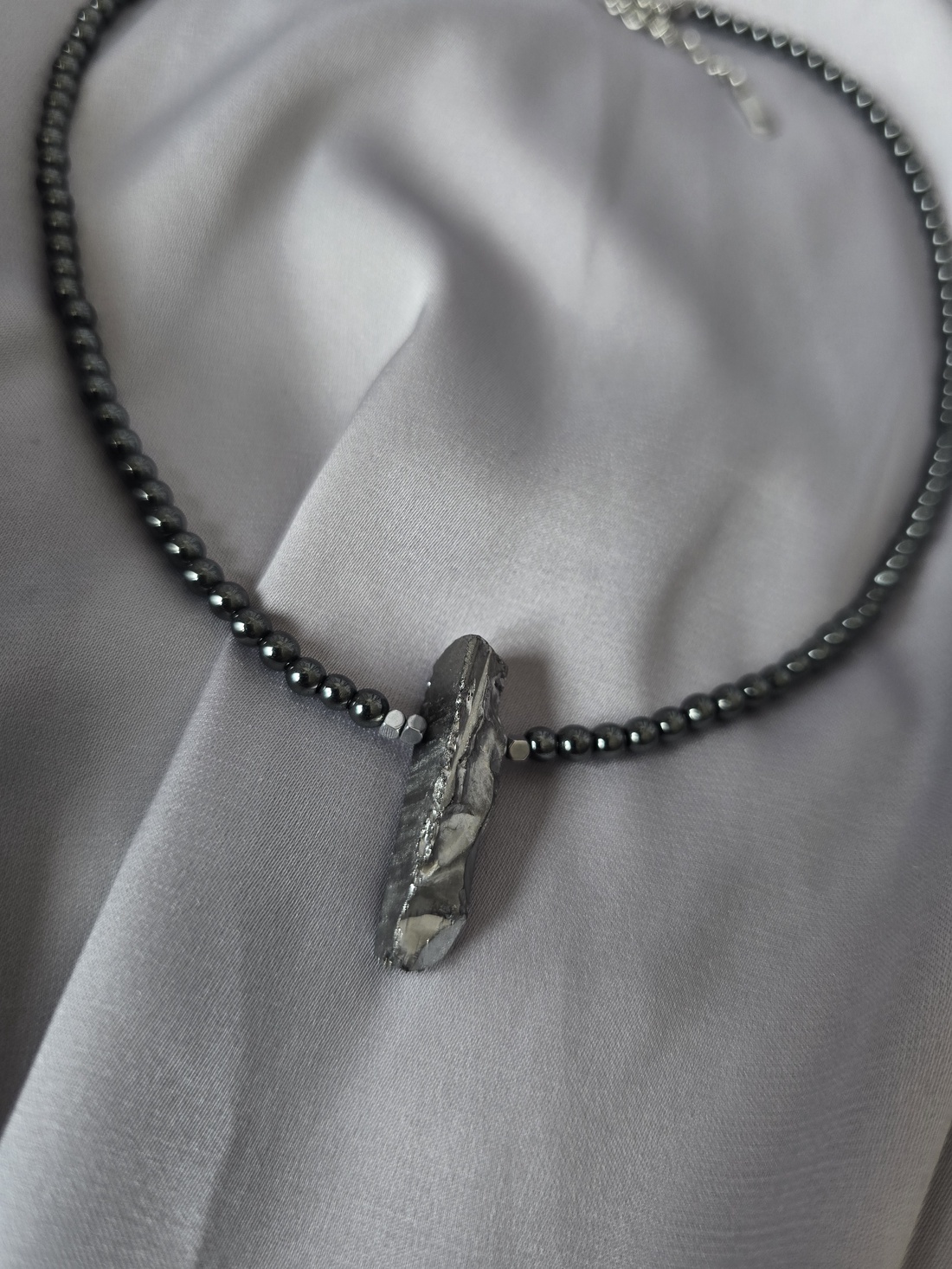 Colier din hematit - bijuterii - coliere - coliere cu pandative - Artynos.ro