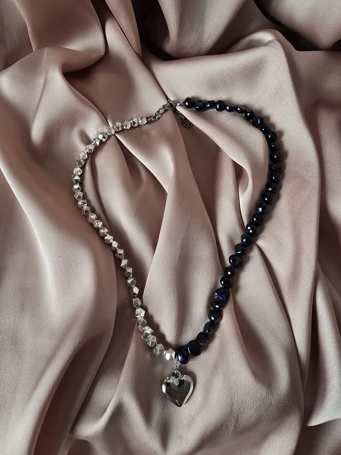 Colier cu perle negre de cultura  - bijuterii - coliere - coliere cu pandative - Artynos.ro