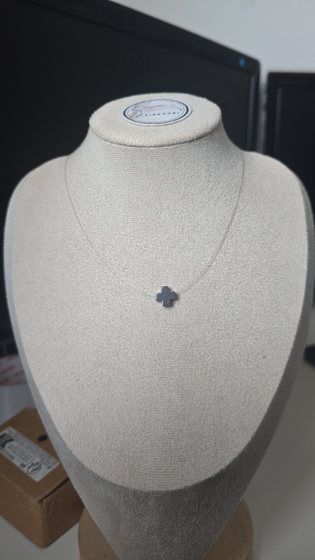 Colier pe fir transparent  - bijuterii - coliere - coliere din mărgele - Artynos.ro