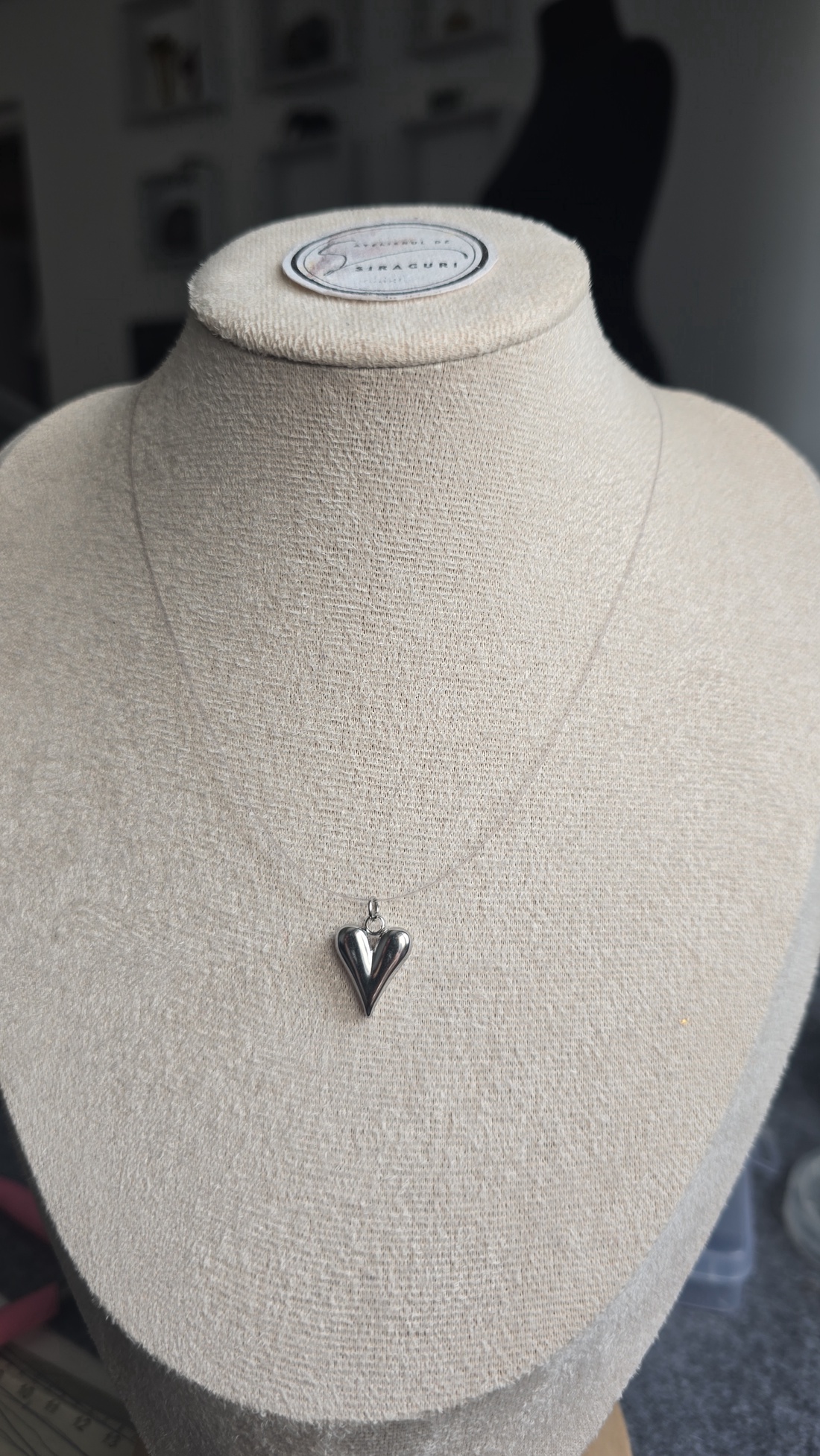 Colier pe fir transparent cu pandativ inima - bijuterii - coliere - coliere cu pandative - Artynos.ro