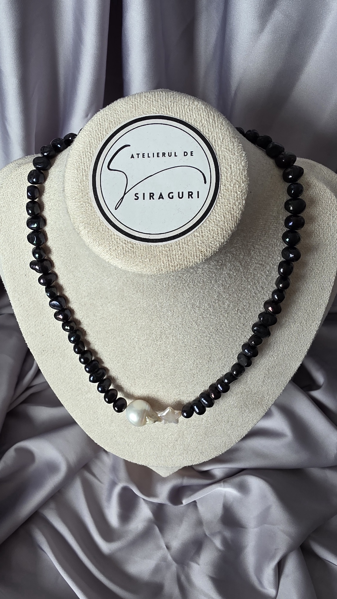 Colier din perle de cultură negre și perlă barocă - bijuterii - coliere - coliere din perle - Artynos.ro