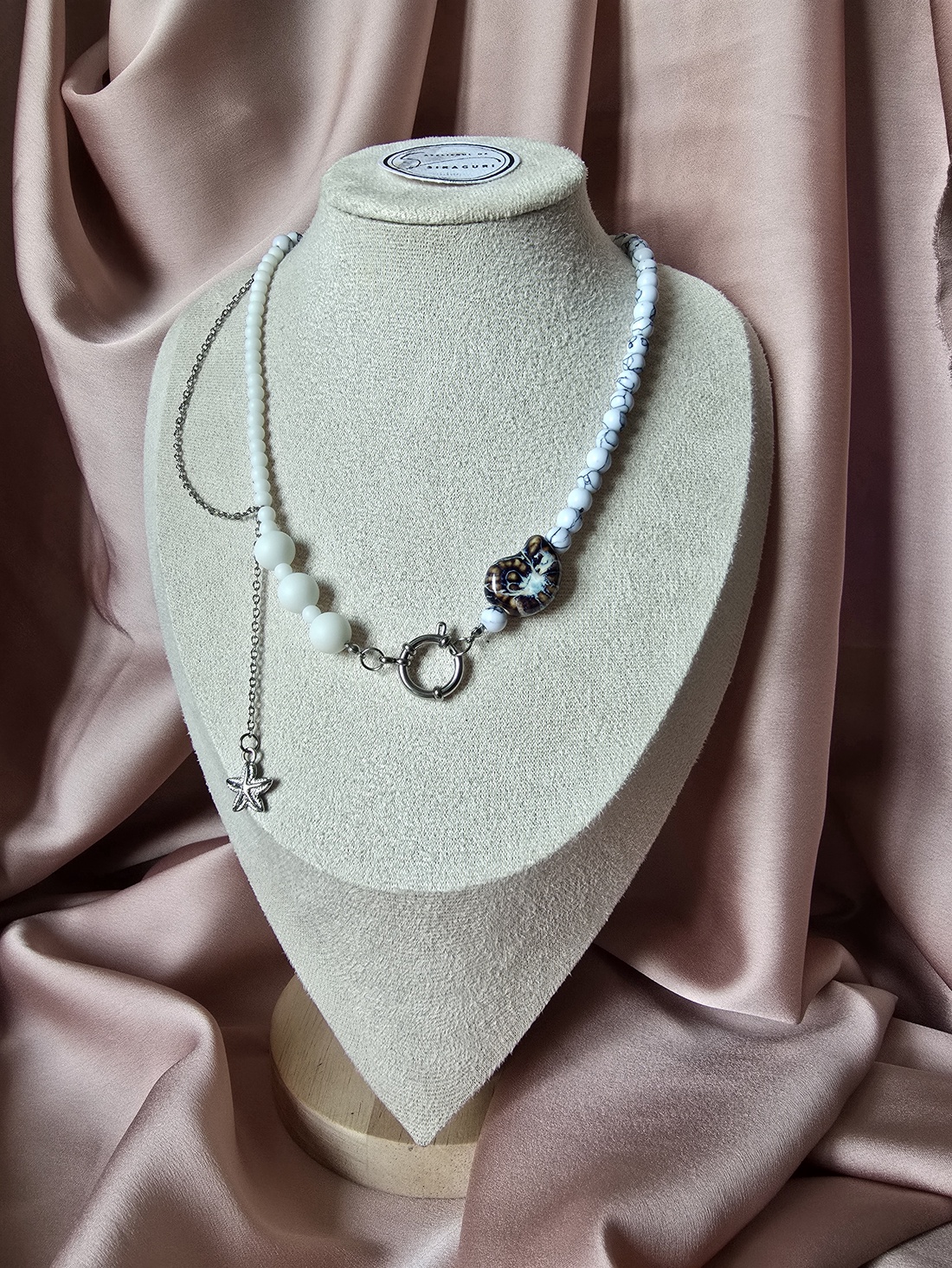 Colier sin margele albe mate - bijuterii - coliere - coliere din mărgele - Artynos.ro