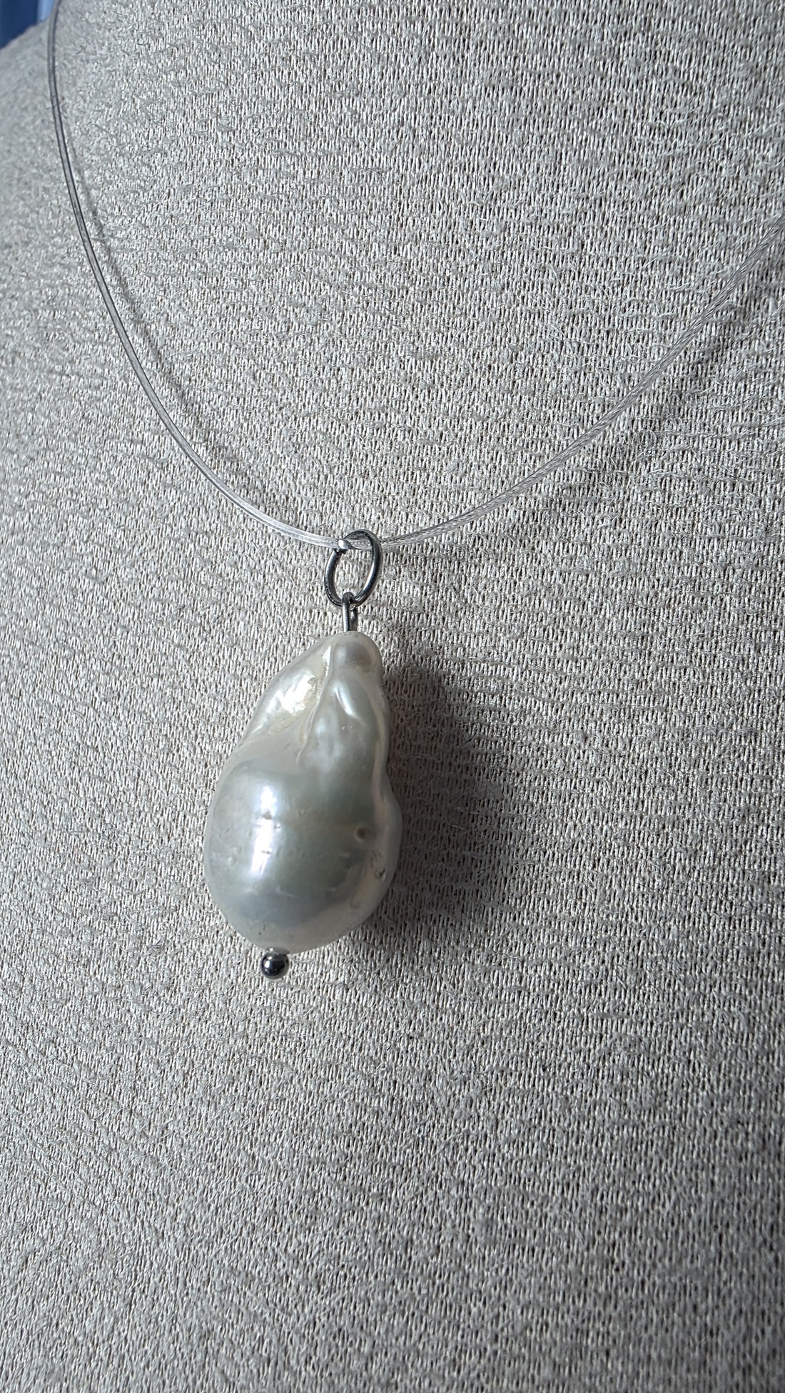 Colier cu fir transparent și perlă barocă - bijuterii - coliere - coliere din mărgele - Artynos.ro