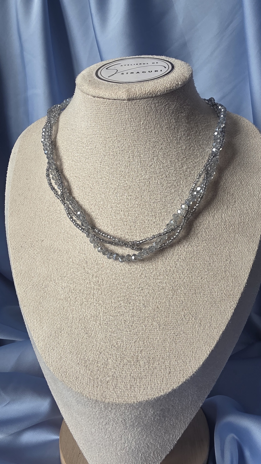 Colier elegant cu margele gri - bijuterii - coliere - coliere din mărgele - Artynos.ro