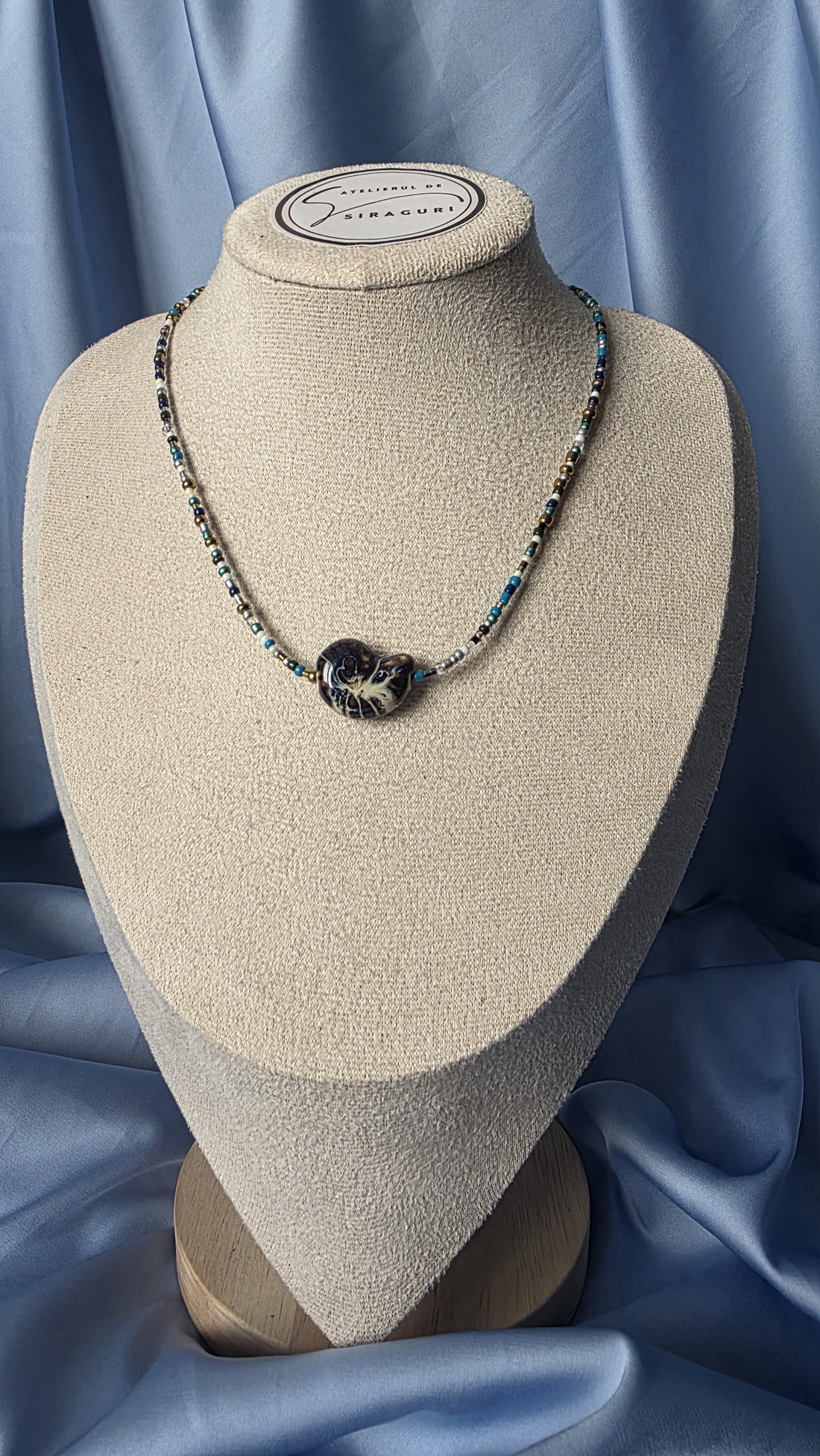 Colier de vară cu pandantiv scoică de ceramică - bijuterii - coliere - coliere din mărgele - Artynos.ro