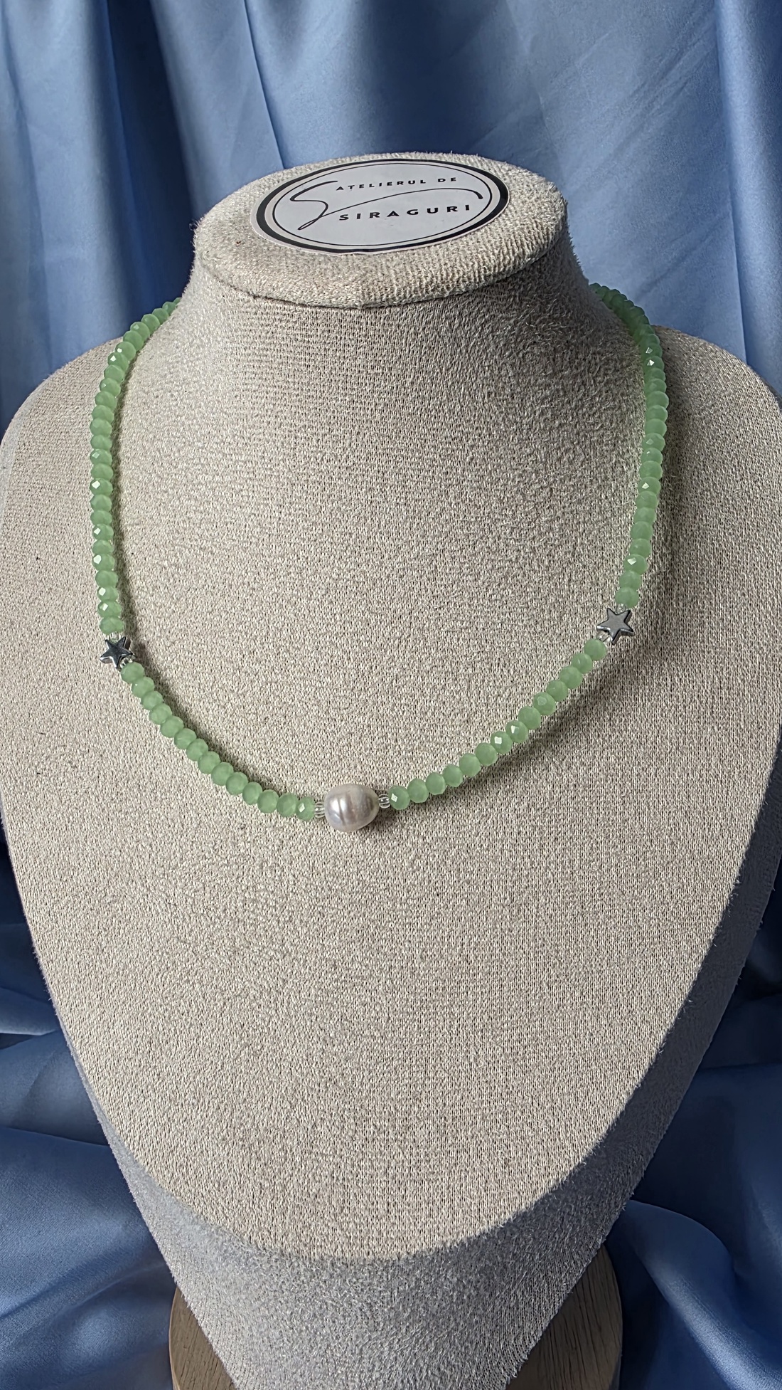 Colier din mărgele verzi, steluțe de hematit și perlă de cultură. - bijuterii - coliere - coliere din mărgele - Artynos.ro