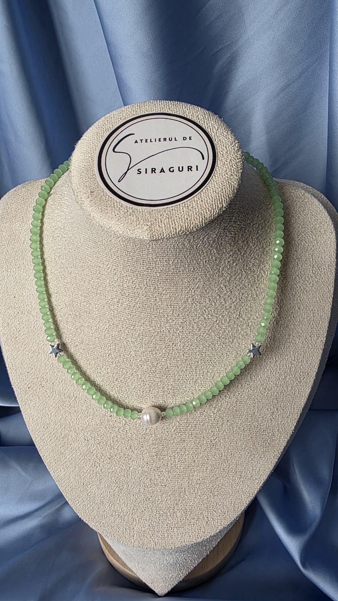 Colier din mărgele verzi, steluțe de hematit și perlă de cultură. - bijuterii - coliere - coliere din mărgele - Artynos.ro