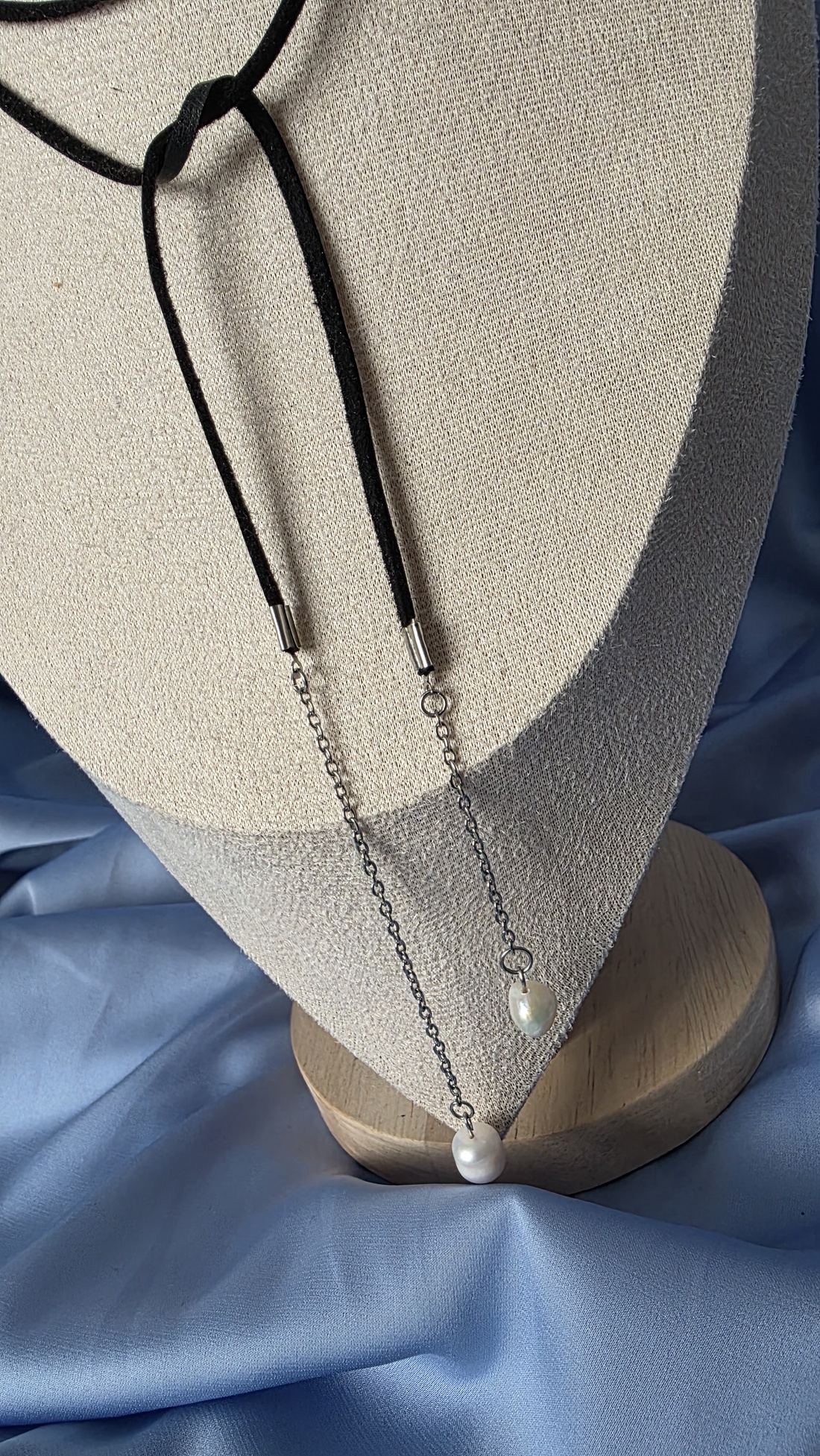 Colier din șnur de piele cu perle de cultură - bijuterii - coliere - coliere din perle - Artynos.ro