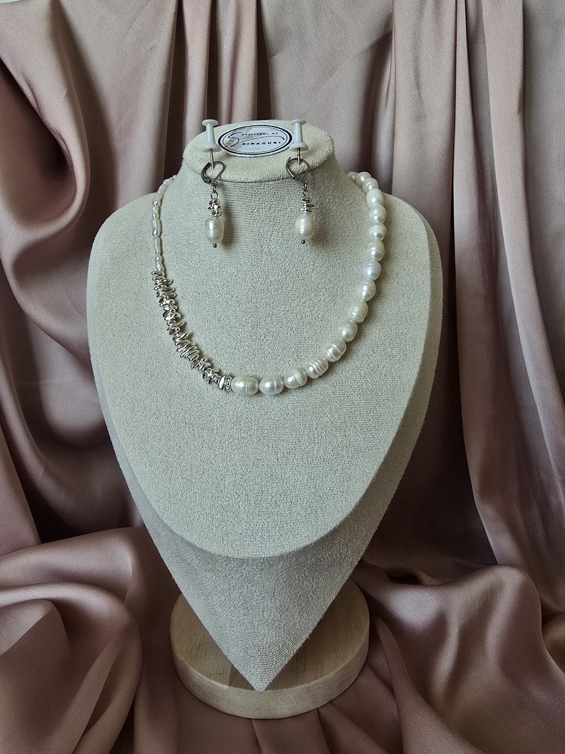 Colier din perle de cultură și hematit - bijuterii - coliere - coliere din perle - Artynos.ro
