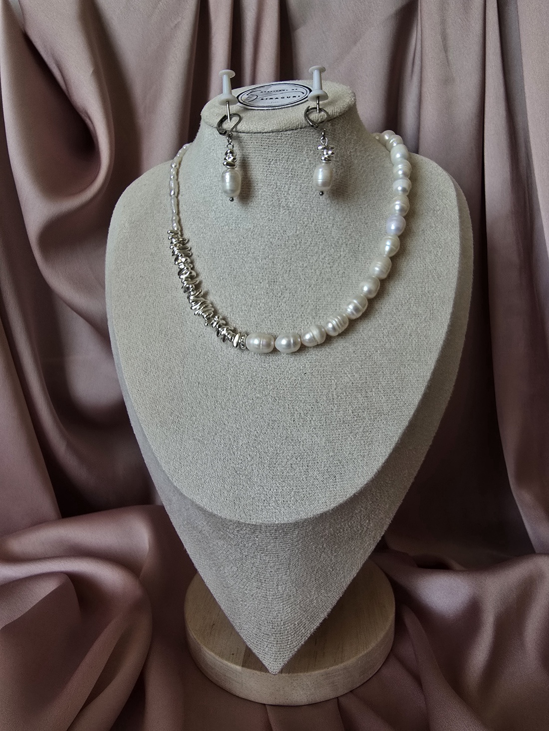Colier din perle de cultură și hematit - bijuterii - coliere - coliere din perle - Artynos.ro