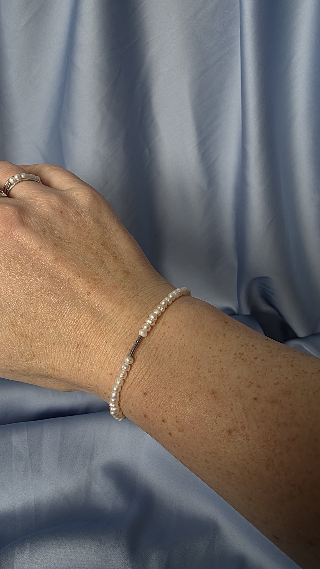 Brățară din perle de cultură și accesorii din oțel inoxidabil - bijuterii - brățări - brățări din perle - Artynos.ro