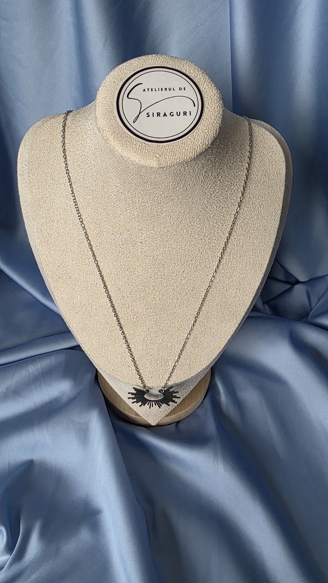 Colier lung din oțel inoxidabil și pandantiv soare - bijuterii - coliere - coliere cu pandative - Artynos.ro