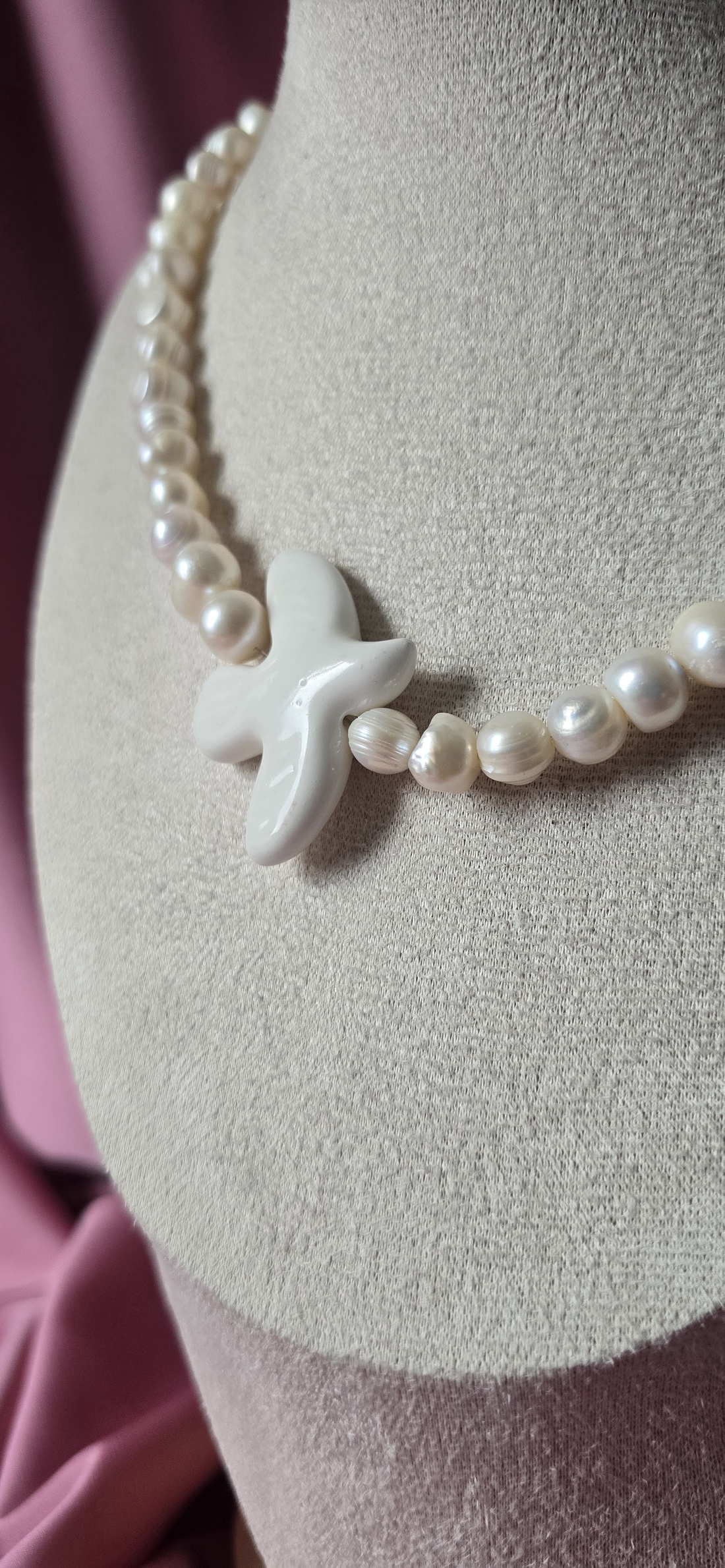 Colier de perle de cultură și pandantiv țurturică din ceramică - bijuterii - coliere - coliere cu pandative - Artynos.ro