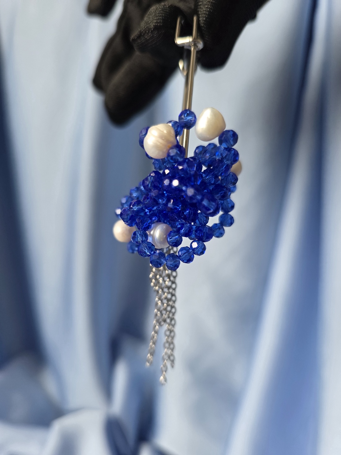 Brosa mărțișor  cu perle de cultura si margele fațetate  - bijuterii - mărțișor - Artynos.ro