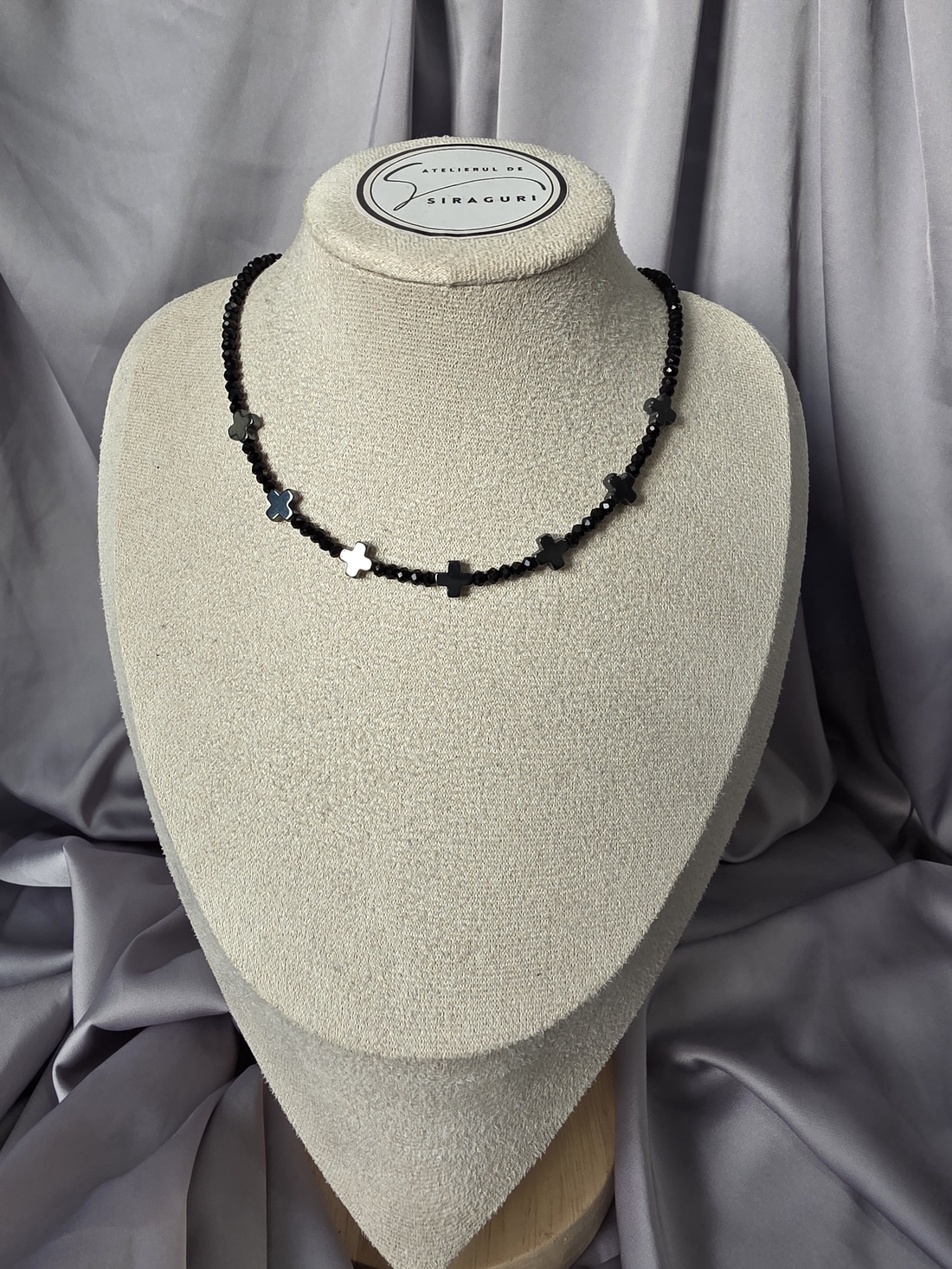 Colier din margele fatetate si hematit - bijuterii - coliere - coliere cu pandative - Artynos.ro