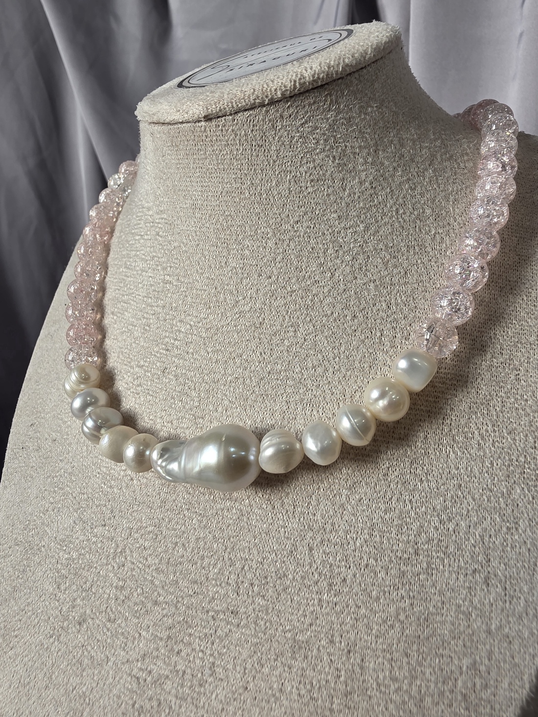 Colier cu cuarț roz spart și perle de cultură - bijuterii - coliere - coliere cu pandative - Artynos.ro