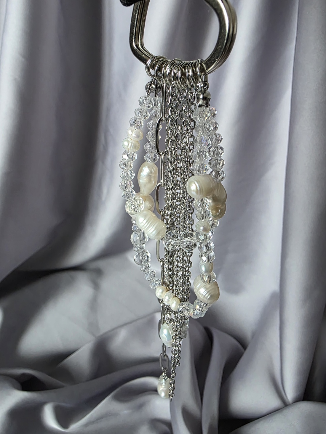 Breloc din oțel inoxidabil  si margele transparente și perle de cultura - genți și portofele - accesorii genți - breloc - Artynos.ro