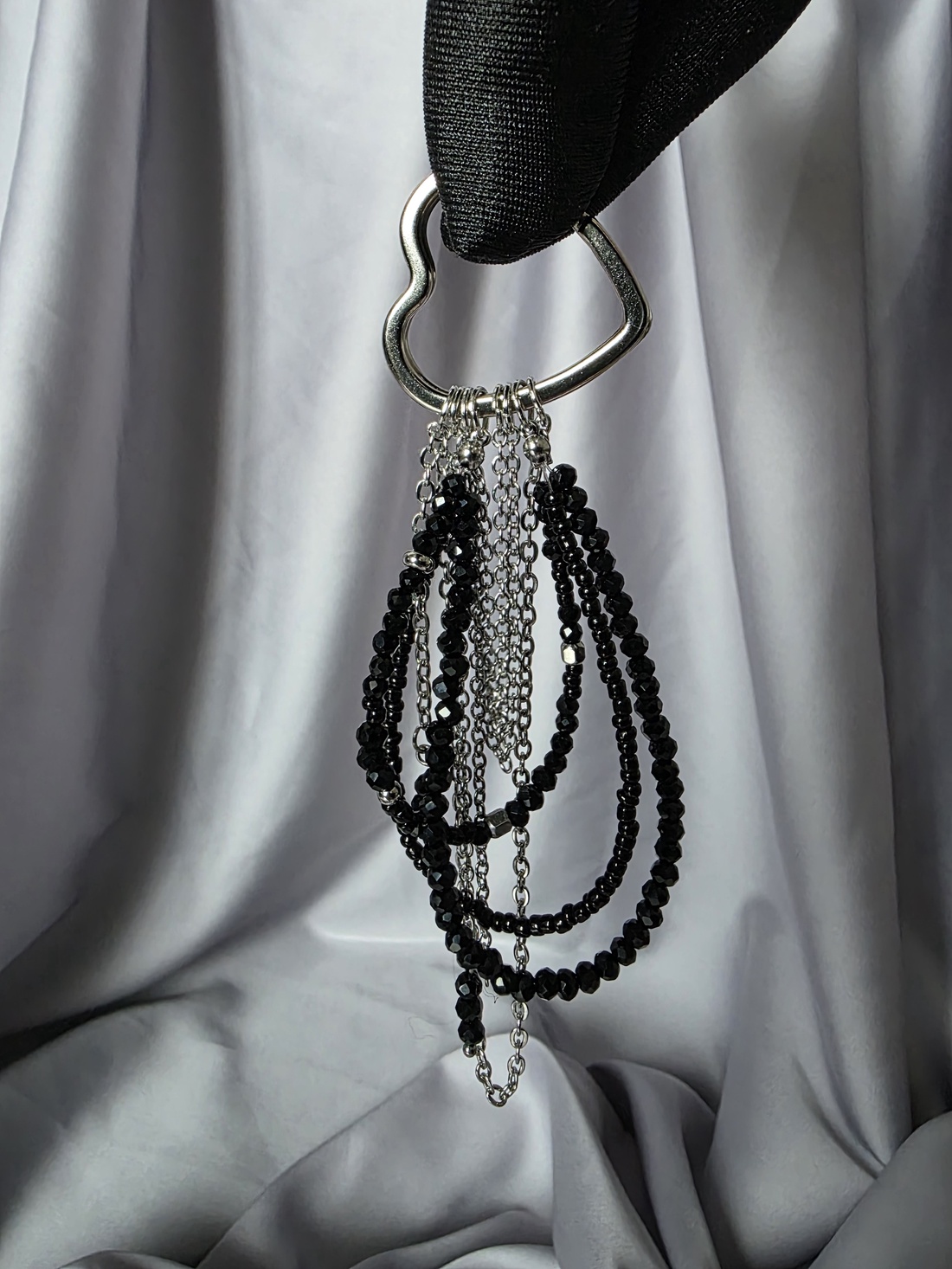 Breloc din oțel inoxidabil  si margele negre - genți și portofele - accesorii genți - breloc - Artynos.ro