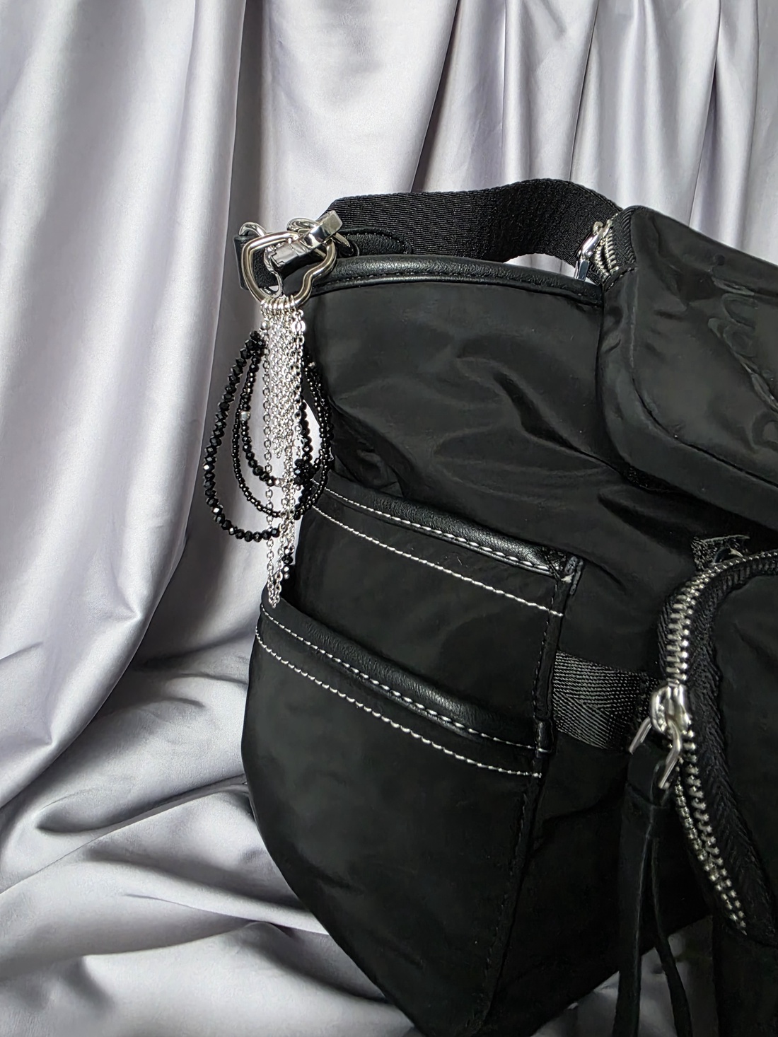 Breloc din oțel inoxidabil  si margele negre - genți și portofele - accesorii genți - breloc - Artynos.ro